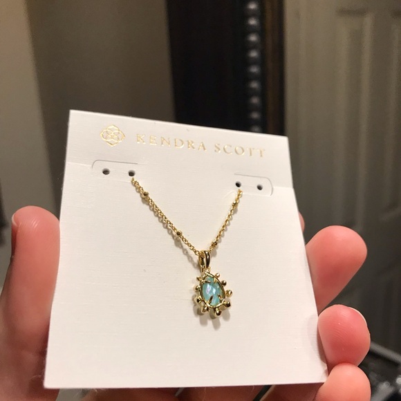 Kendra Scott Gold and Green Pendant Necklace - Picture 9 of 9